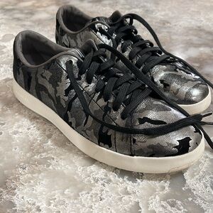 Cole Haan grandpro . Almost new camouflage. Worn once